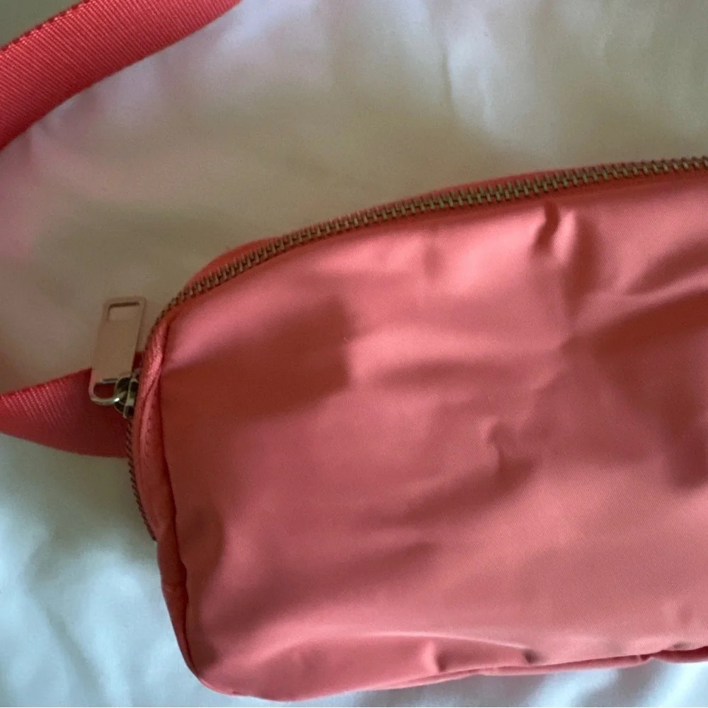 ๐๐ Lululemon OG Everywhere Belt Bag - Raspberry Cream Pink Pastel - Picture 2 of 9